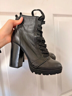Steve Madden Laurie Black Lace-Up Heeled Boots